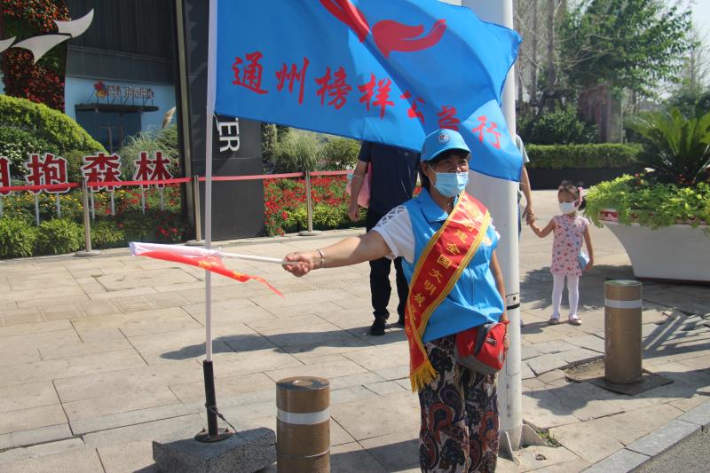 <strong>大胸美女被大几把爆艹视频</strong>